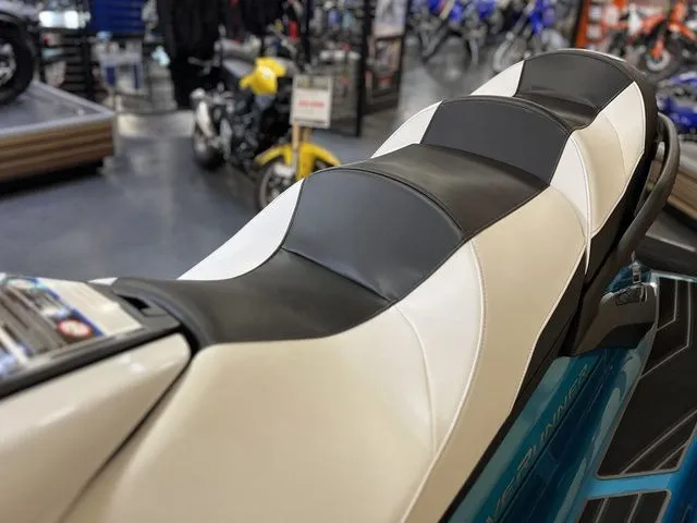 Slide: The Image of Yamaha FX Cruiser HO 2026 - 17