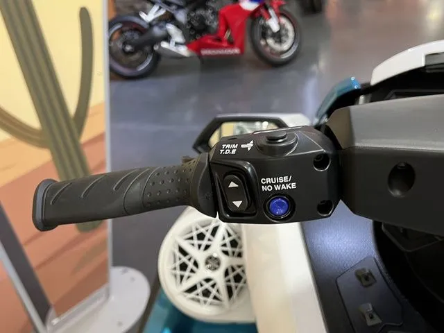 Slide: The Image of Yamaha FX Cruiser HO 2026 - 7