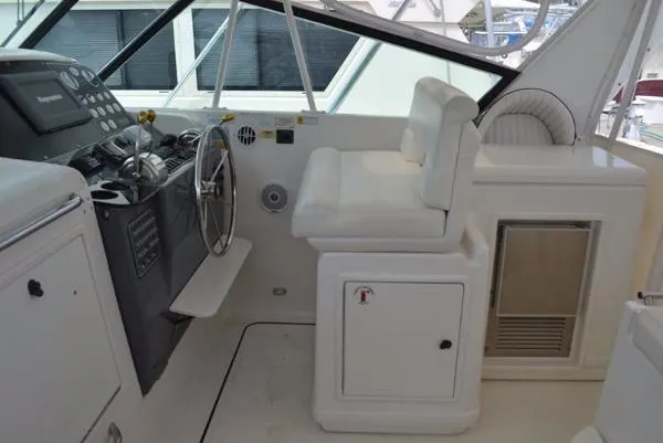 Slide: The Image of Tiara 4100 Open 2000 - 9
