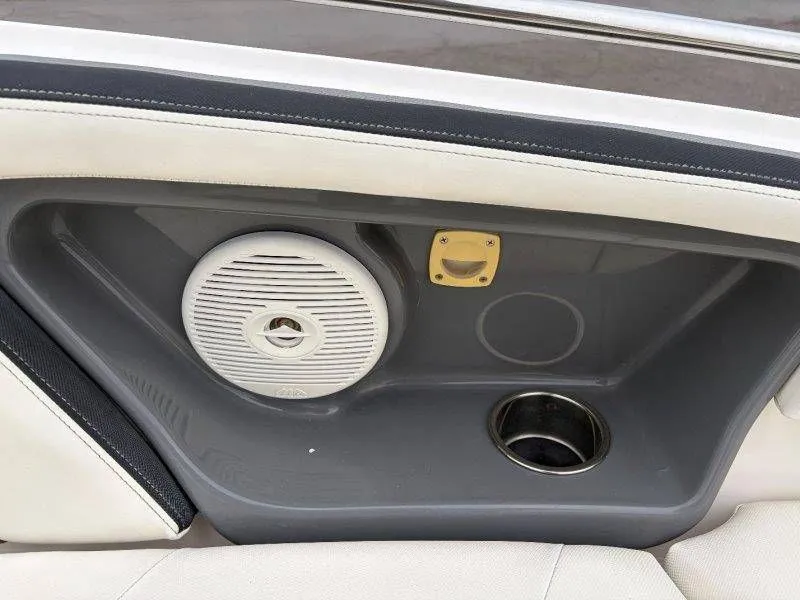 Slide: The Image of Yamaha AR240 2016 - 18