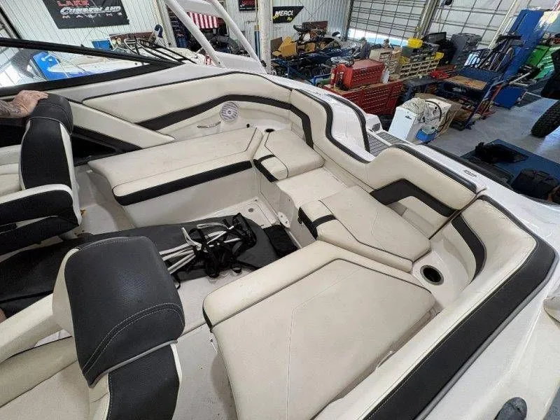 Slide: The Image of Yamaha AR240 2016 - 26