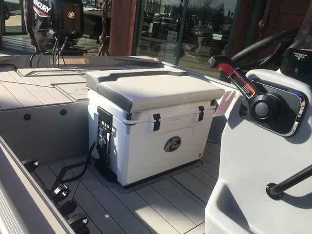 Slide: The Image of Tracker CLASSIC CC 2026 - 18