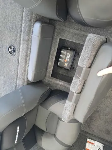 Slide: The Image of Tracker Pro Team 190 TX 2026 - 19