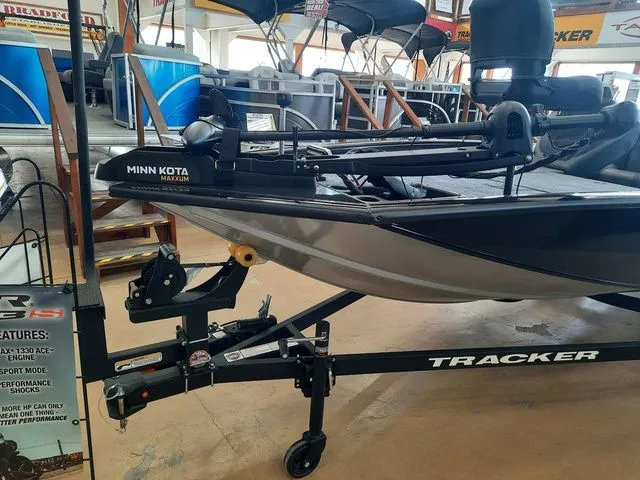 Slide: The Image of Tracker Pro Team 190 TX 2026 - 26