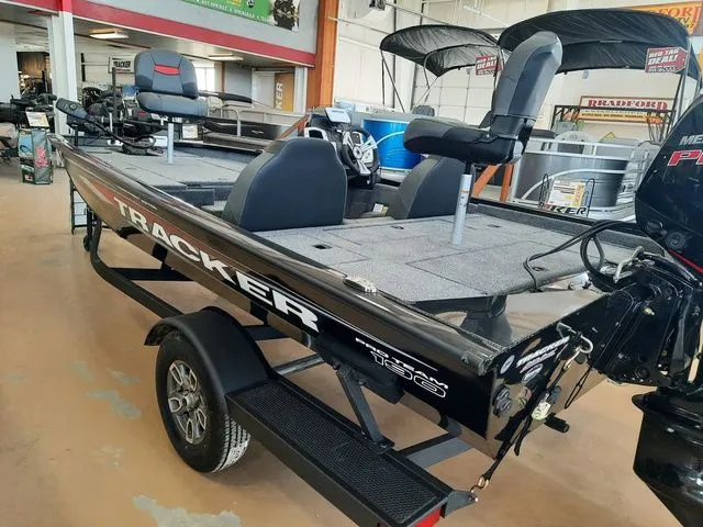 Slide: The Image of Tracker Pro Team 190 TX 2026 - 3