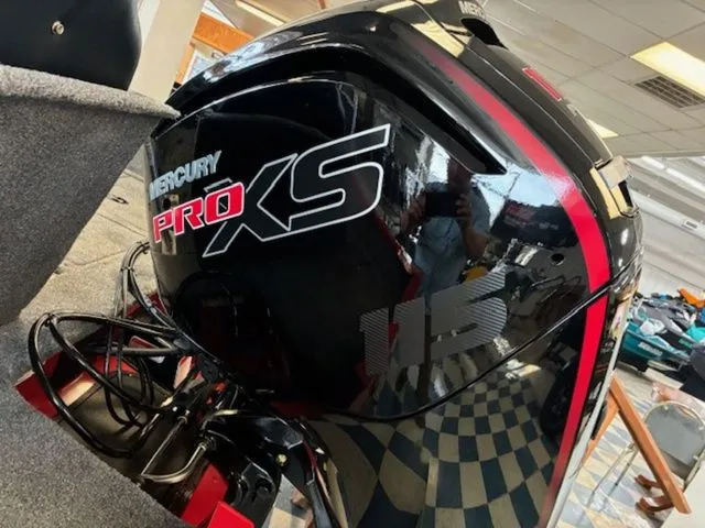 Slide: The Image of Tracker PRV 175CB 2026 - 3