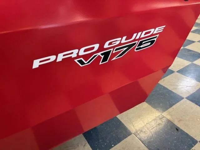 Slide: The Image of Tracker PRV 175CB 2026 - 37