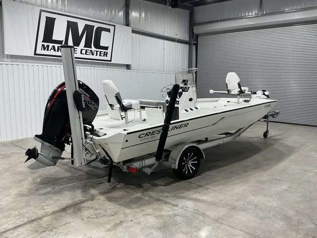 Slide: The Image of Crestliner 2000 Bay 2023 - 10