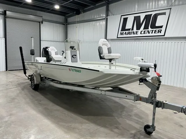 Slide: The Image of Crestliner 2000 Bay 2023 - 3