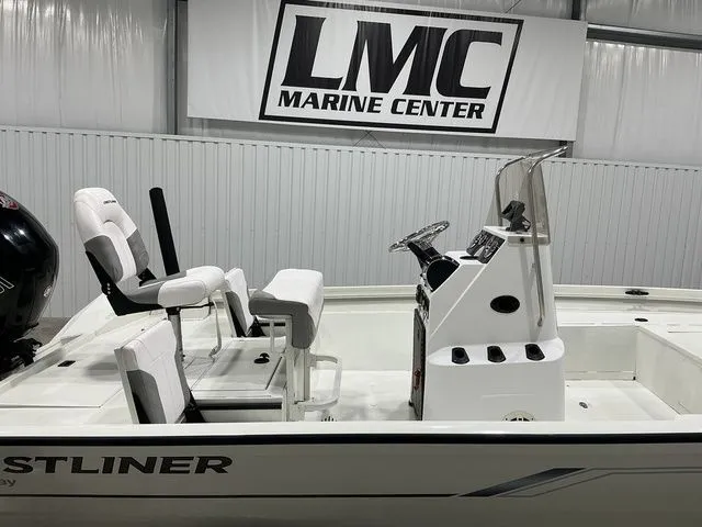 Slide: The Image of Crestliner 2000 Bay 2023 - 9