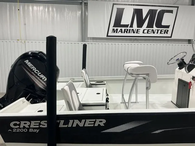 Slide: The Image of Crestliner 2200 Bay 2017 - 10