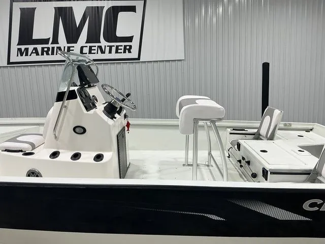 Slide: The Image of Crestliner 2200 Bay 2017 - 20