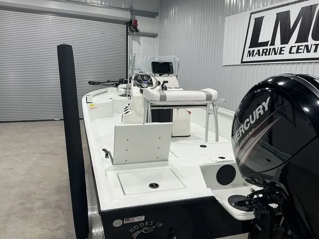 Slide: The Image of Crestliner 2200 Bay 2017 - 21