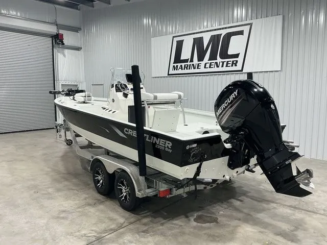 Slide: The Image of Crestliner 2200 Bay 2017 - 5