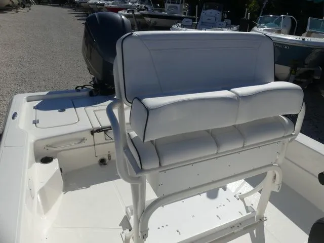 Slide: The Image of Skeeter SX241 2025 - 5