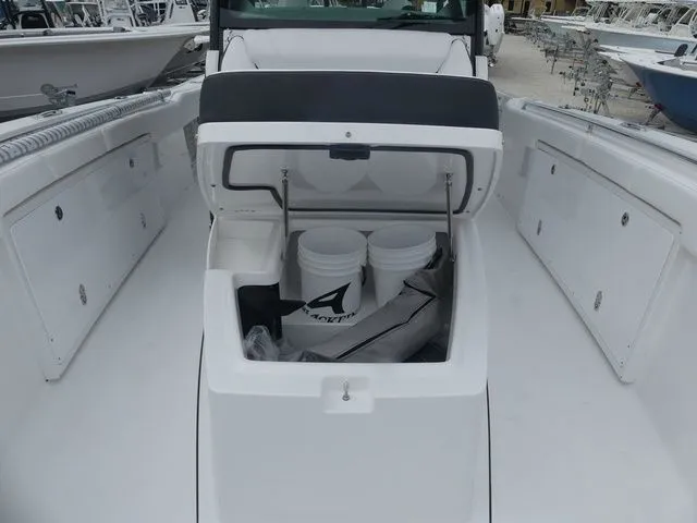 Slide: The Image of Blackfin 332 CC 2026 - 22