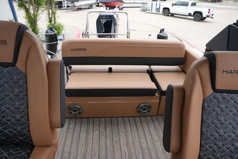 Slide: The Image of Harris Grand Mariner 250 2026 - 17