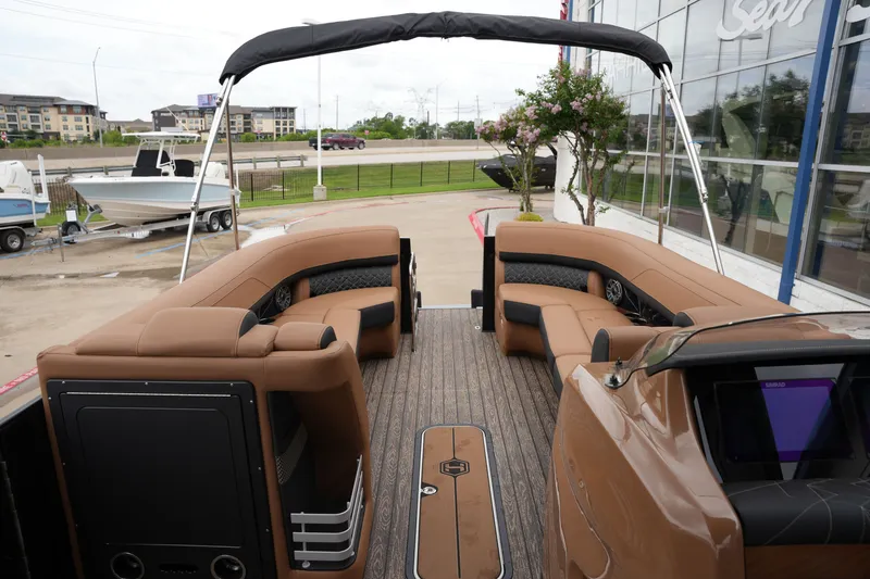 Slide: The Image of Harris Grand Mariner 250 2026 - 34