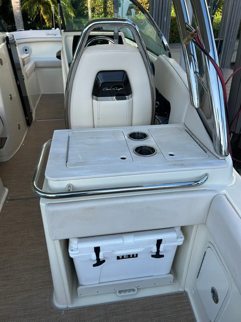 Slide: The Image of Chris-Craft Calypso 24 2022 - 12