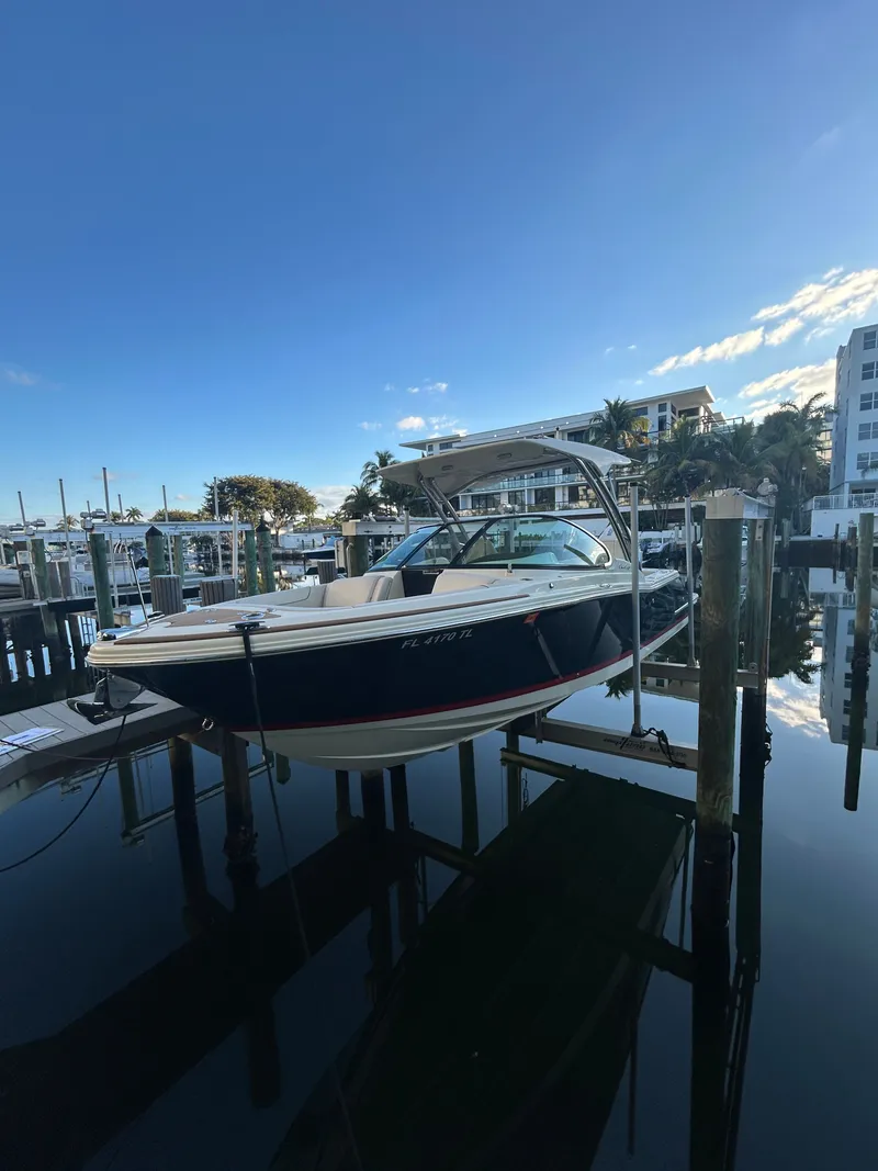 Slide: The Image of Chris-Craft Calypso 24 2022 - 18