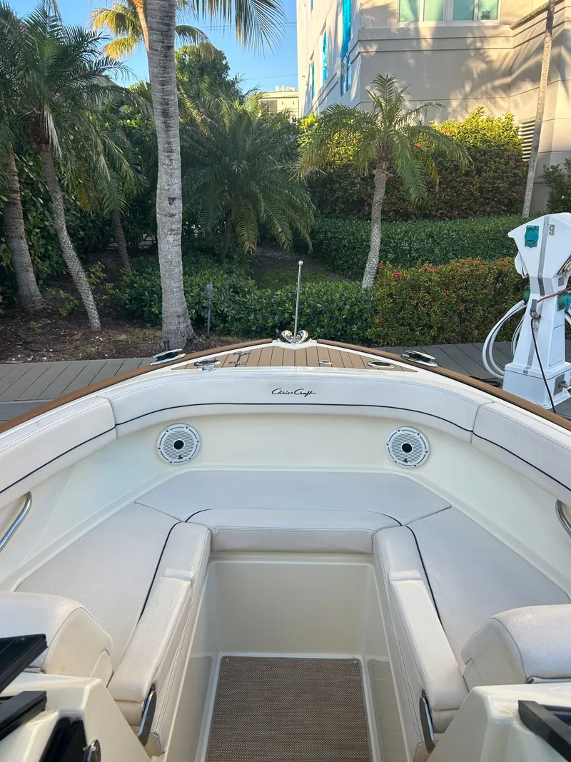 Slide: The Image of Chris-Craft Calypso 24 2022 - 4