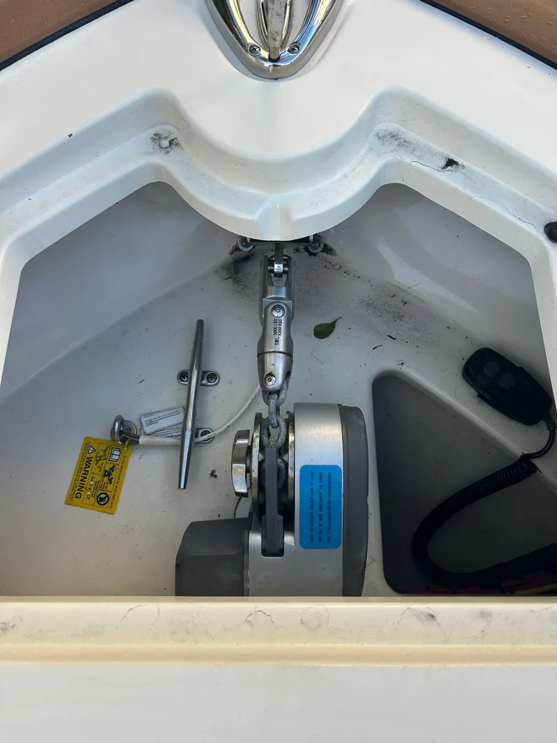 Slide: The Image of Chris-Craft Calypso 24 2022 - 6