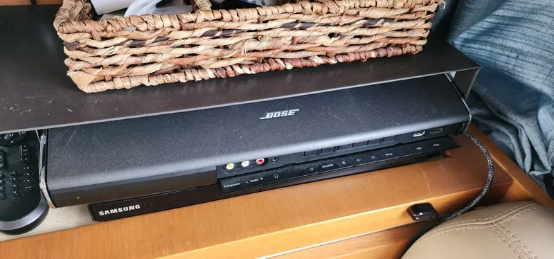 Slide: The Image of Entertainment system with Bose and Samsung devices on Azimut 45 Flybridge yacht, 2013 model. - 17