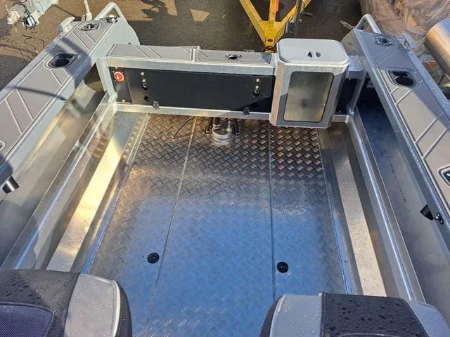 Slide: The Image of Stabi-Craft 1550 Fisher 2024 - 4