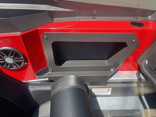 Slide: The Image of Stabi-Craft 2050 Treker 2024 - 11