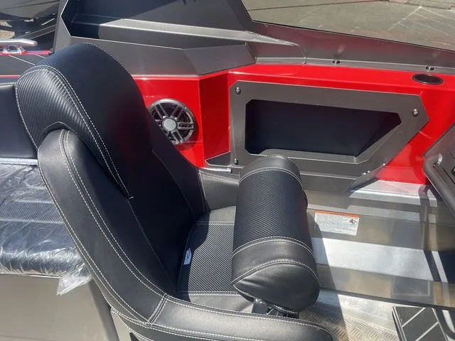 Slide: The Image of Stabi-Craft 2050 Treker 2024 - 14