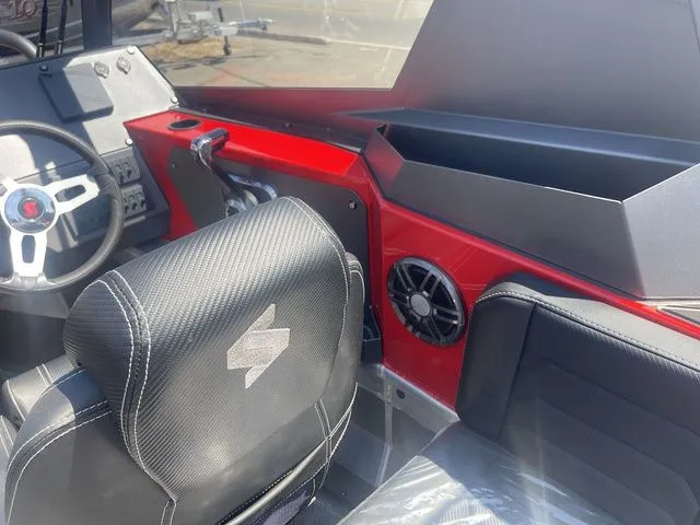 Slide: The Image of Stabi-Craft 2050 Treker 2024 - 20