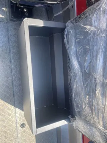 Slide: The Image of Stabi-Craft 2050 Treker 2024 - 8