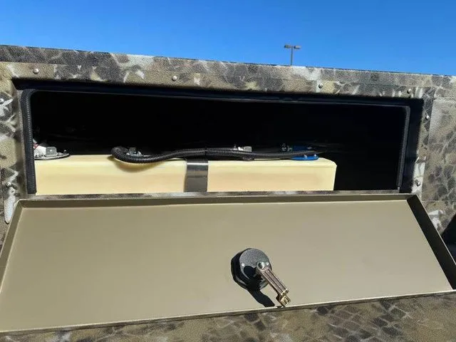 Slide: The Image of Excel Switchblade (OFP) 1864 2025 - 11