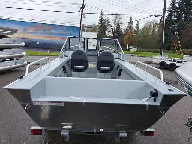 Slide: The Image of Klamath Boats 18 opw 2025 - 6