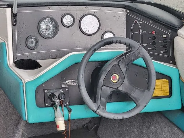 Slide: The Image of Seaswirl 195 SE 1993 - 11