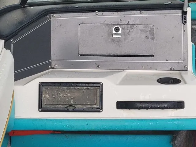 Slide: The Image of Seaswirl 195 SE 1993 - 12