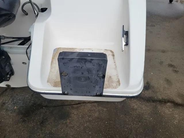 Slide: The Image of Seaswirl 195 SE 1993 - 13