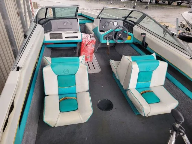 Slide: The Image of Seaswirl 195 SE 1993 - 3