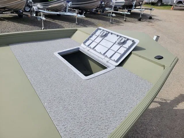 Slide: The Image of Klamath 16' Double JAC 2023 - 8