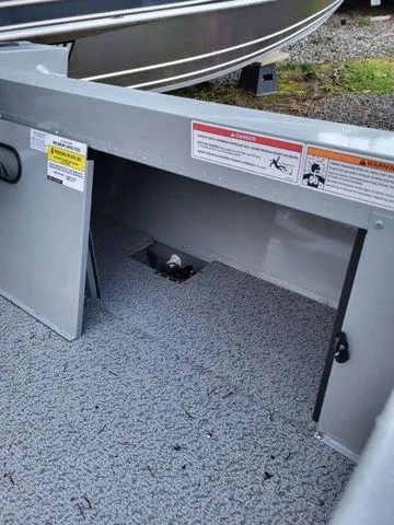 Slide: The Image of Klamath 16 Explorer 2024 - 7