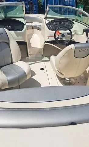 Slide: The Image of Sea Ray 175 Sport 2010 - 14