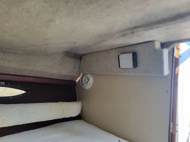 Slide: The Image of Maxum 2100 XC 1991 - 15