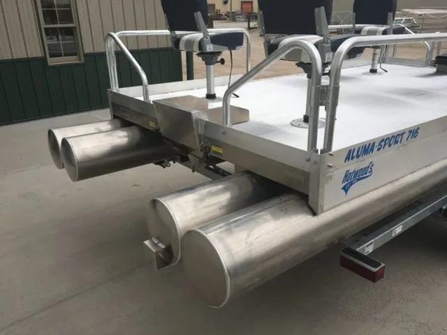 Slide: The Image of Hotwoods Pontoons Aluma Sport 716 2026 - 8