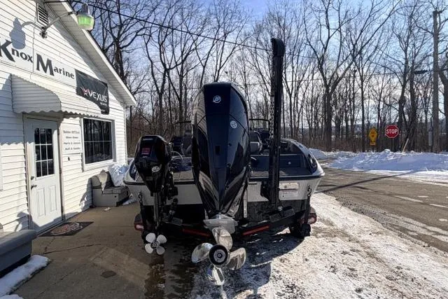 Slide: The Image of 2026 Vexus DVX22 boat parked outside Knox Marine in snowy setting. - 5