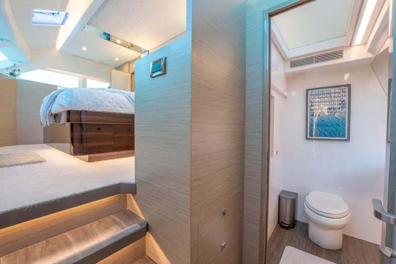 Slide: The Image of Luxurious 2021 Horizon yacht interior with modern bedroom and bathroom design. - 22