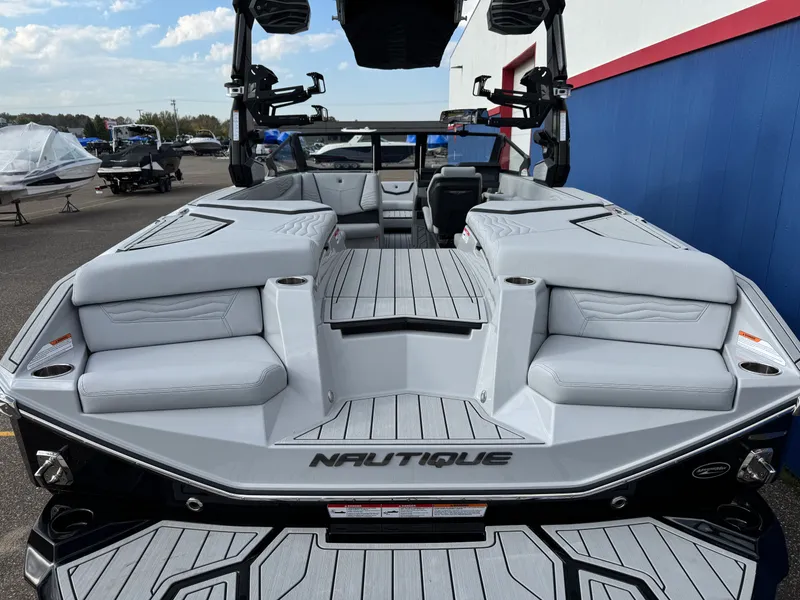 Slide: The Image of Nautique G25SUPER AIR 2026 - 8