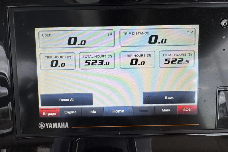 Slide: The Image of Yamaha display showing trip data for 2020 Pursuit S 328 Sport boat. - 33