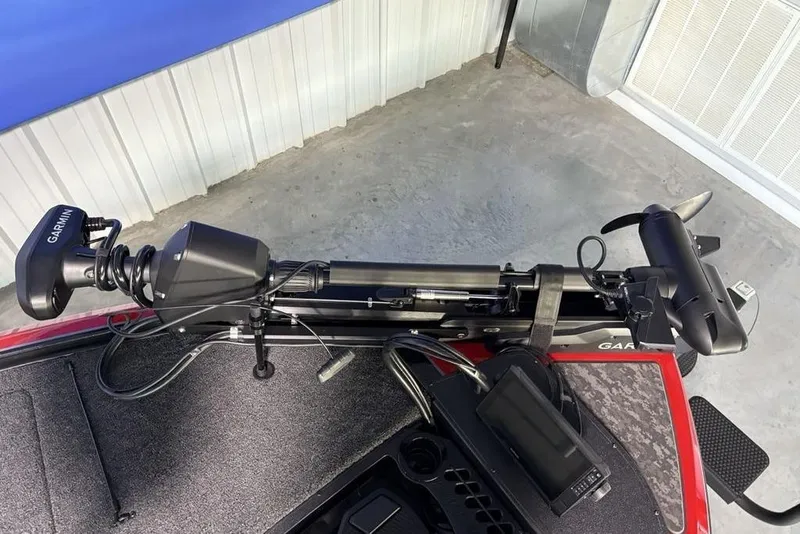 Slide: The Image of Nitro Z19 Pro 2026 boat with Garmin trolling motor and advanced navigation system. - 15