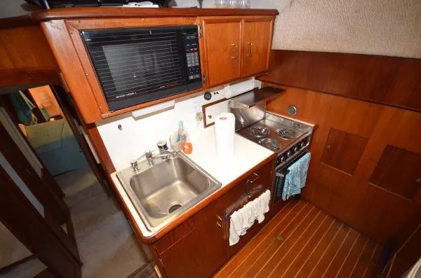 Slide: The Image of Ocean 55 Convertible 1989 - 5