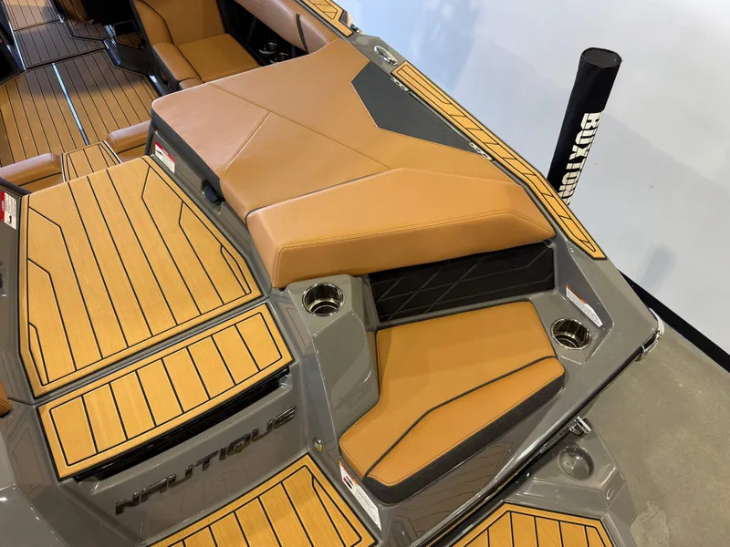 Slide: The Image of Nautique Super Air Nautique S23 2026 - 12